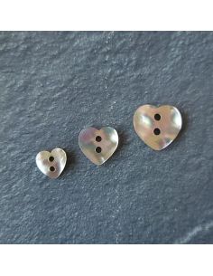Bouton nacre naturel 2 trous - Coeur