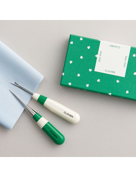 Coffret d´outils de couture Clover - Poinçon et découseur motif trèfle