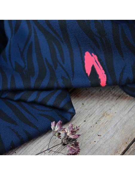 Tissu crêpe de viscose Zébra bleu - Églantine & Zoé