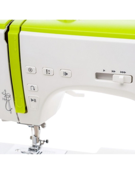 Machine à coudre Necchi NC-102D