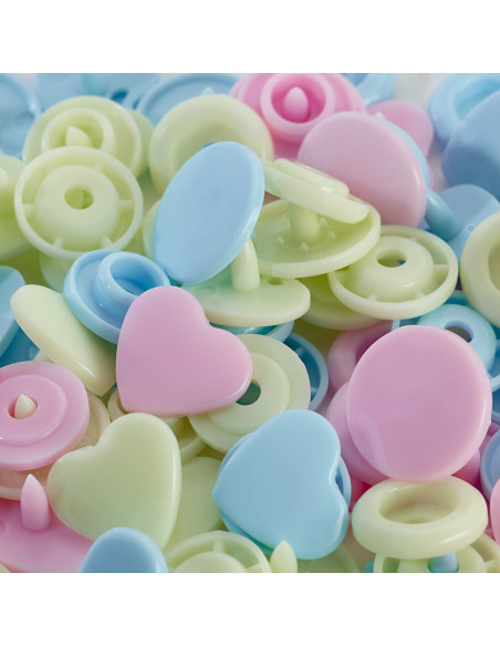 Set de 30 boutons pression Color Snaps Coeurs 12,4 mm - Rose, vert citron et bleu ciel