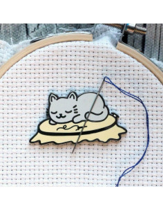 Porte-aiguilles aimanté - Chat qui fait la sieste