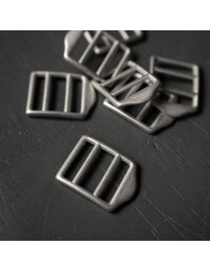 Boucle de réglage métal nickel mat Merchant & Mills 25 mm