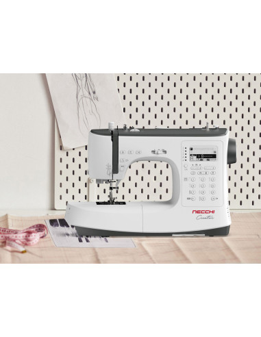 Machine à coudre Necchi Creator C360