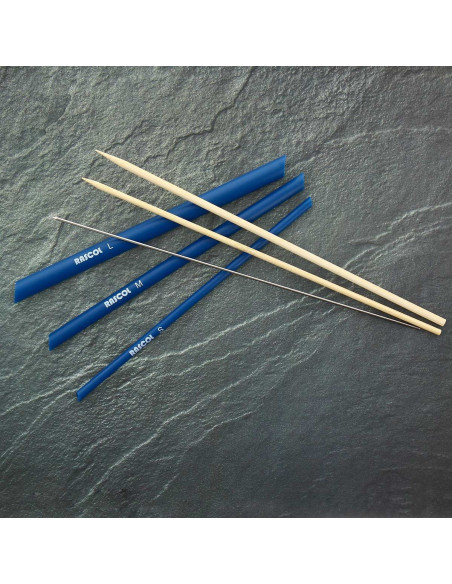 Outil pour retourner les cordons et bandes de tissu Rascol