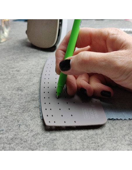 Règle de repassage en silicone pour ourlets