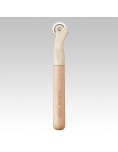Roulette de traçage dentelure arrondie et manche en bois Clover