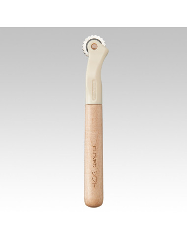 Roulette de traçage dentelure arrondie et manche en bois Clover