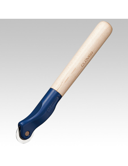 Roulette de traçage dentelure lisse et manche en bois Clover