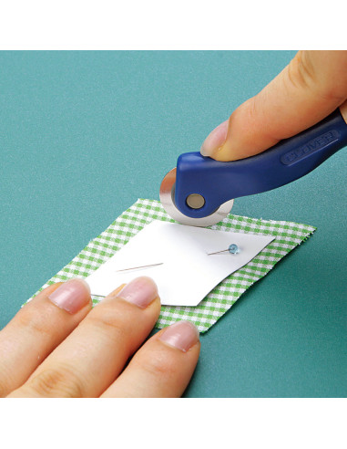 Roulette de traçage dentelure lisse et manche en bois Clover
