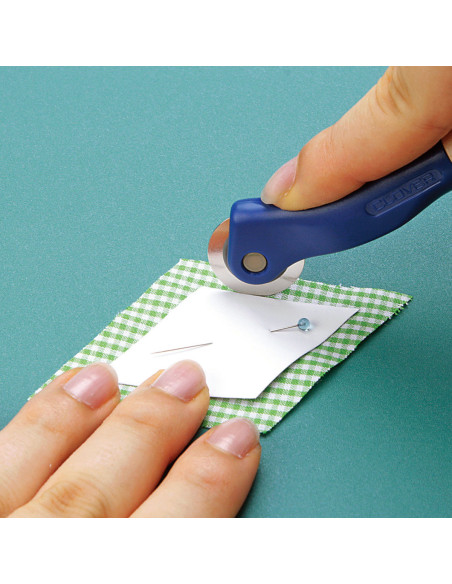 Roulette de traçage dentelure lisse et manche en bois Clover