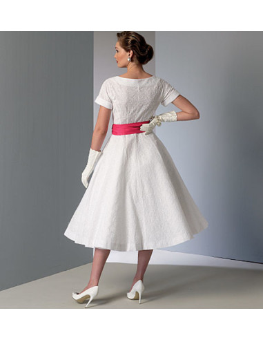 Patron de robe et ceinture - Vogue 9105