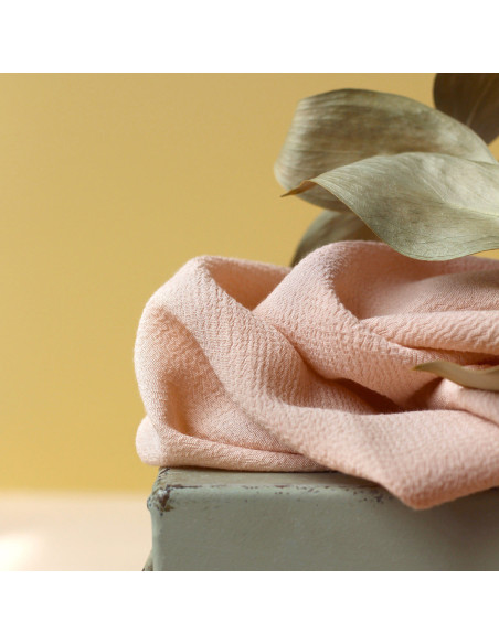 Tissu crêpe Marocain de viscose Pétale - La Maison Naïve
