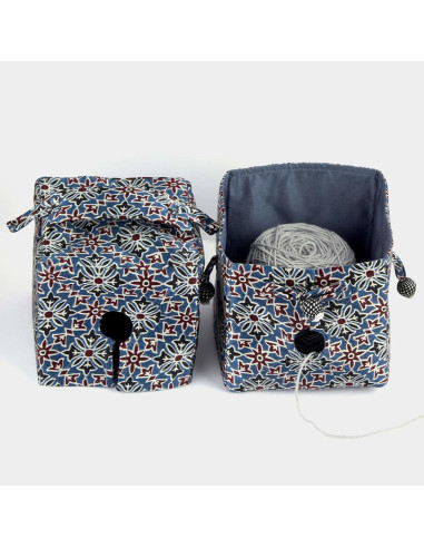 Boite en tissu pour dérouler les pelotes de laine Arjak Lantern Moon