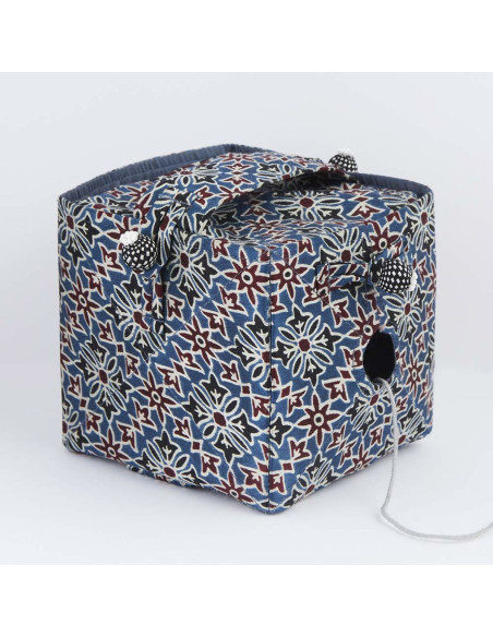 Boite en tissu pour dérouler les pelotes de laine Arjak Lantern Moon