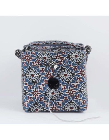 Boite en tissu pour dérouler les pelotes de laine Arjak Lantern Moon