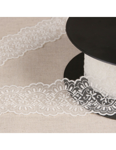 Tulle brodé entre deux - Blanc