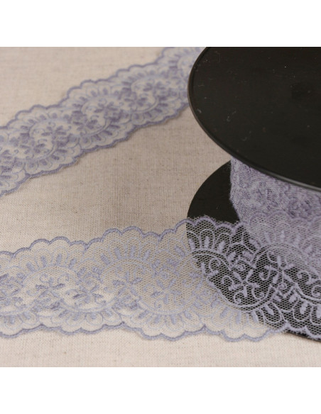 Tulle brodé entre deux - Bleu lavande