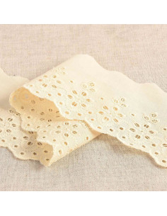 Broderie Anglaise fleurs festonnée Lily - Écru