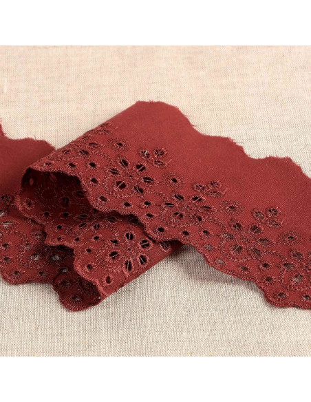 Broderie Anglaise fleurs festonnée Lily - Bordeaux