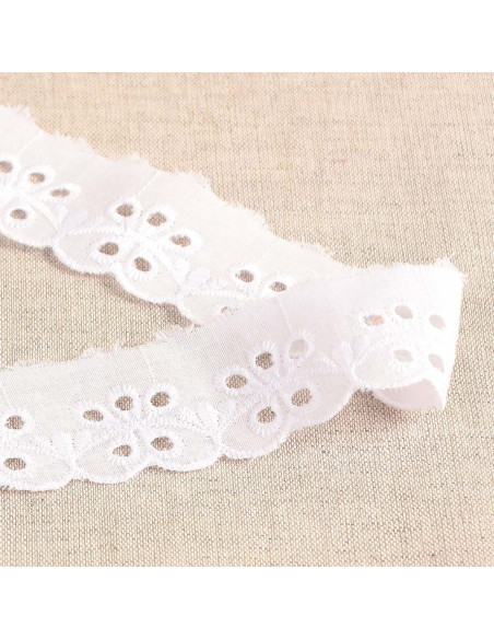 Broderie Anglaise fleurs festonnée Inaya - Blanc