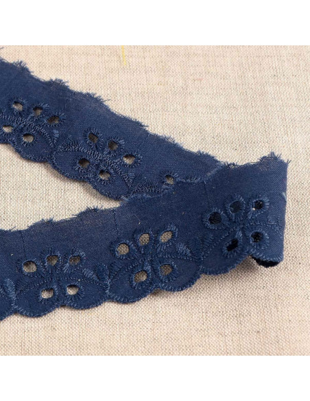 Broderie Anglaise fleurs festonnée Inaya - Bleu marine