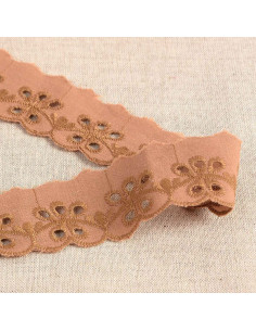 Broderie Anglaise fleurs festonnée Inaya - Nougat