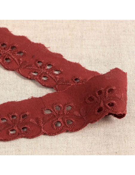 Broderie Anglaise fleurs festonnée Inaya - Bordeaux