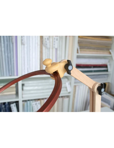 Support réglable sur socle pour tambour à broder