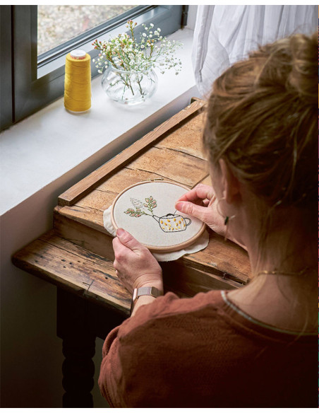 Livre le guide de la broderie