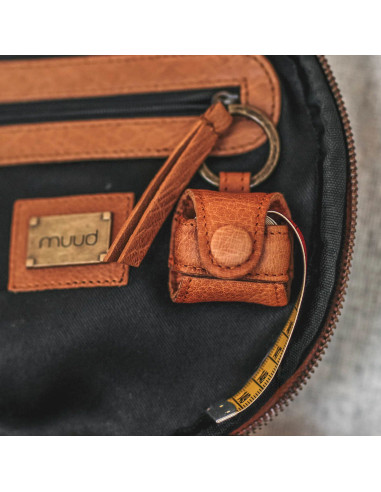 Etui en cuir pour mètre ruban Muud Malmö - Whisky