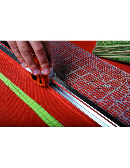 Combiné cutter rotatif & règle 6" x 24" Fiskars