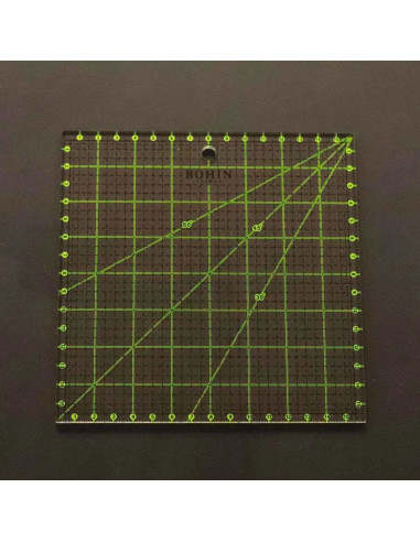 Règle patchwork Bohin 16 x 16 cm