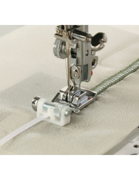 Pied ruban et paillettes Janome