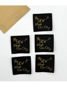 Lot de 5 étiquettes tissées à coudre The sew must go on 2