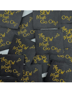 Lot de 5 étiquettes tissées à coudre The sew must go on