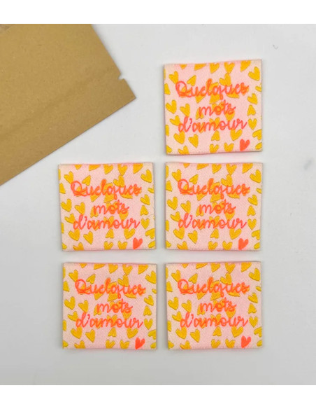 Lot de 5 étiquettes tissées à coudre Quelques mots d'amour - Fluo