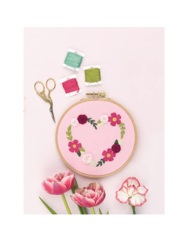 Livre broderie de fleurs