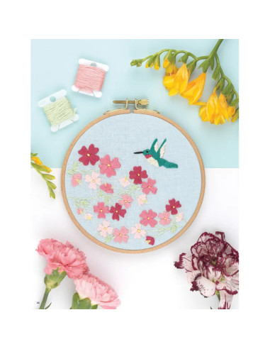 Livre broderie de fleurs