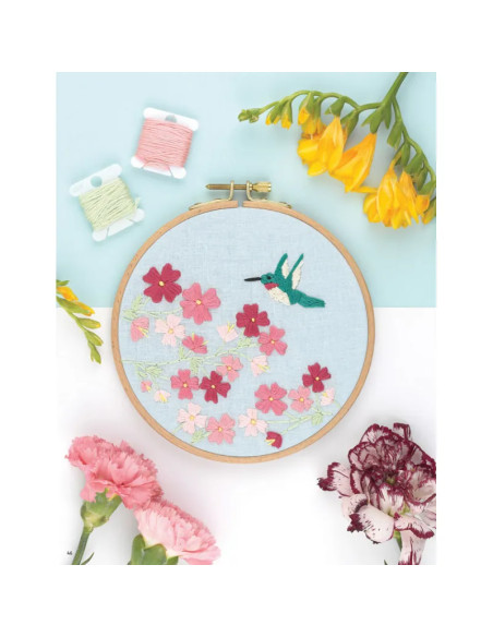 Livre broderie de fleurs