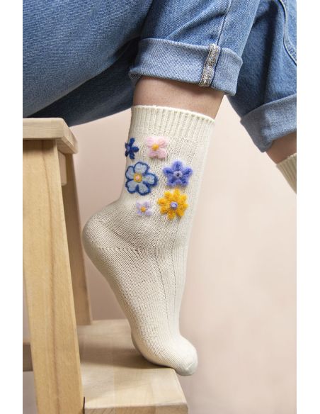 Catalogue feutrage DMC - Embellissements fleuris