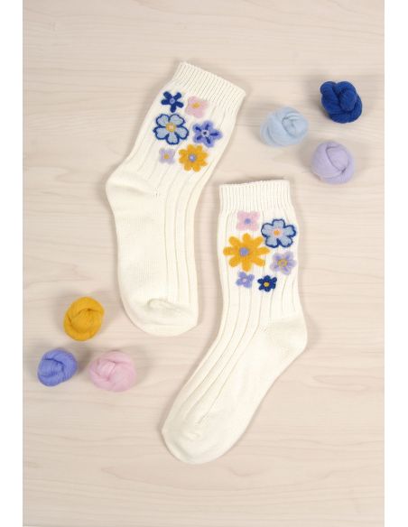 Catalogue feutrage DMC - Embellissements fleuris