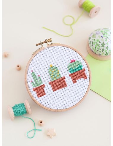 Livre je découvre le point de croix !!
