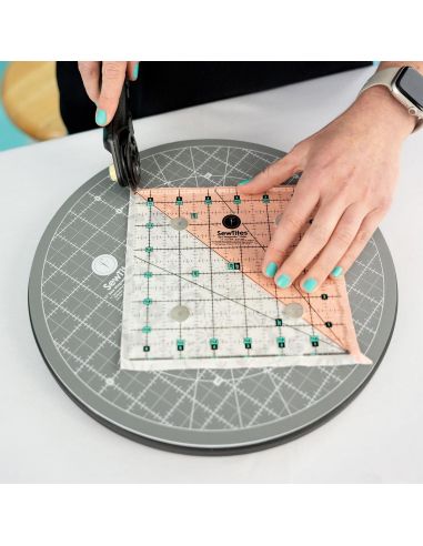 Tapis de découpe magnétique rotatif auto-cicatrisant 28 cm Sew Magnetic™