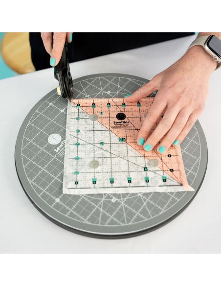Tapis de découpe magnétique rotatif auto-cicatrisant 28 cm Sew Magnetic™