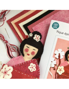 Kit feutrine kokeshi pique épingles et range ciseaux 2