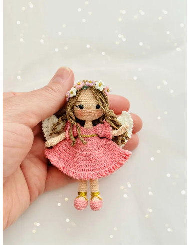 Livre poupées en micro-crochet
