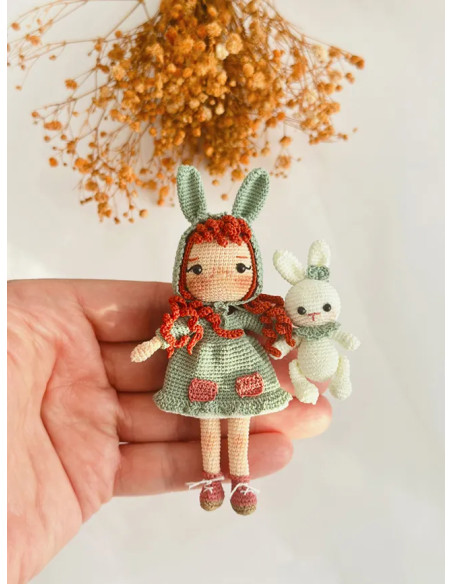 Livre poupées en micro-crochet