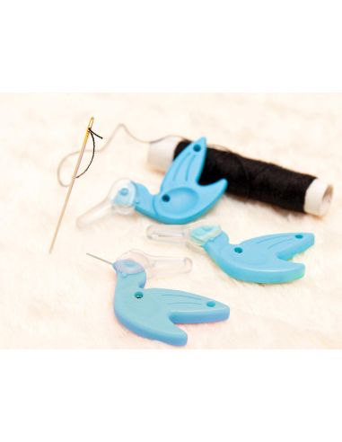 Enfile aiguille oiseau avec coupe-fil