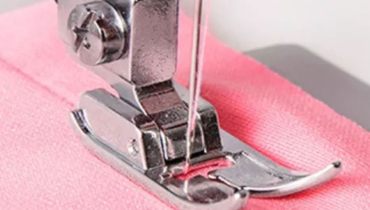 Quelle aiguille machine à coudre choisir ?